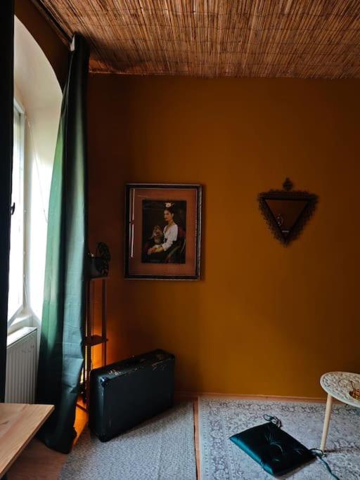Sahara Studio With Shared Bathroom In City Centre Bratislava Ngoại thất bức ảnh