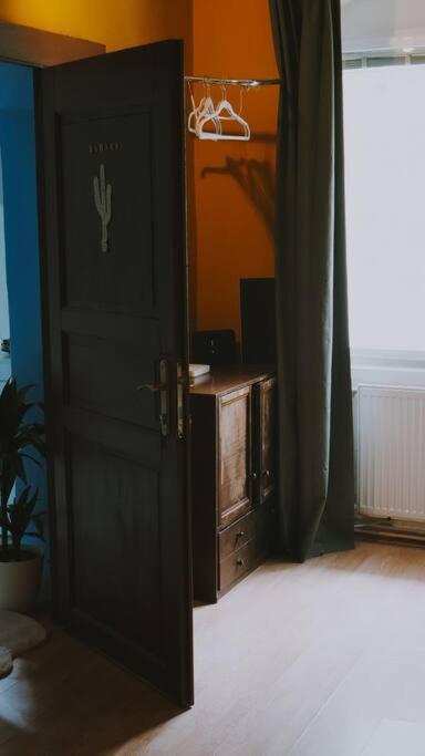Sahara Studio With Shared Bathroom In City Centre Bratislava Ngoại thất bức ảnh