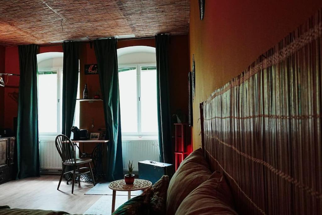 Sahara Studio With Shared Bathroom In City Centre Bratislava Ngoại thất bức ảnh